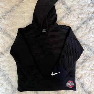 Girls Nike semi-crop Ohio State hooded sweatshirt.